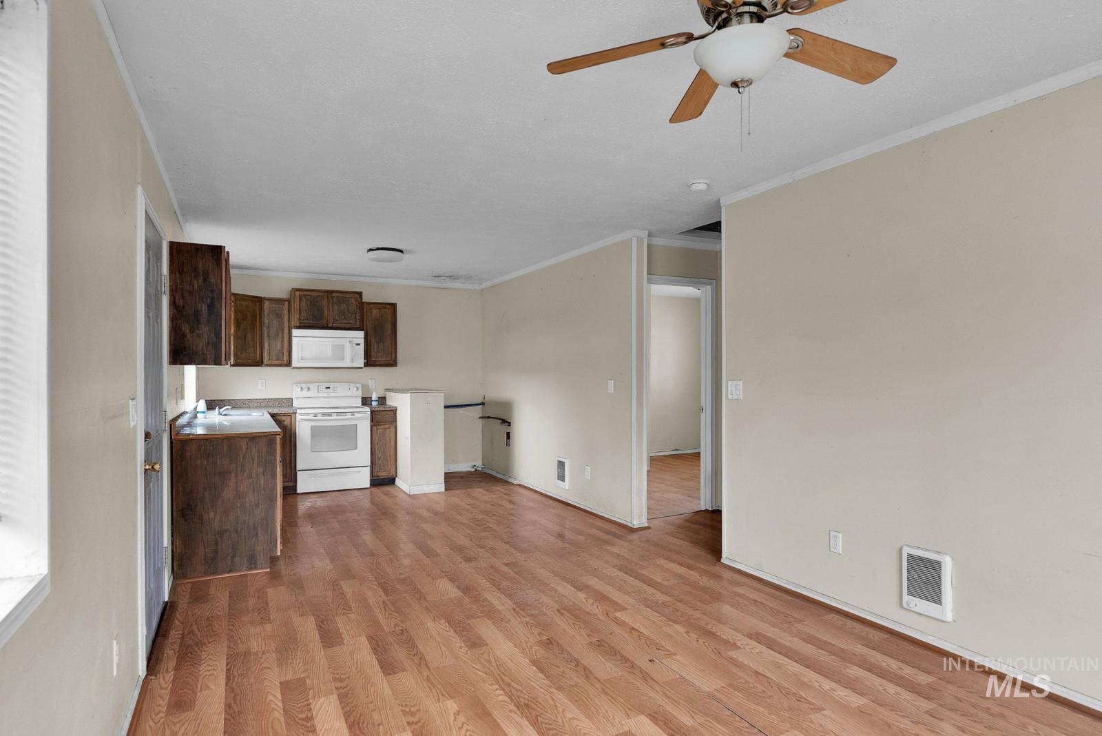4715 Reeves Property Photo 11