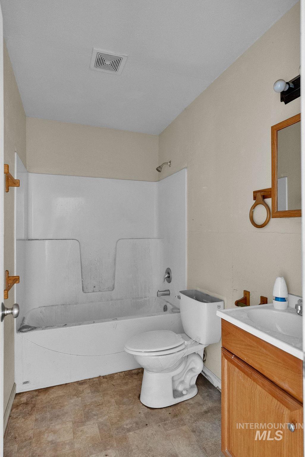 4715 Reeves Property Photo 17