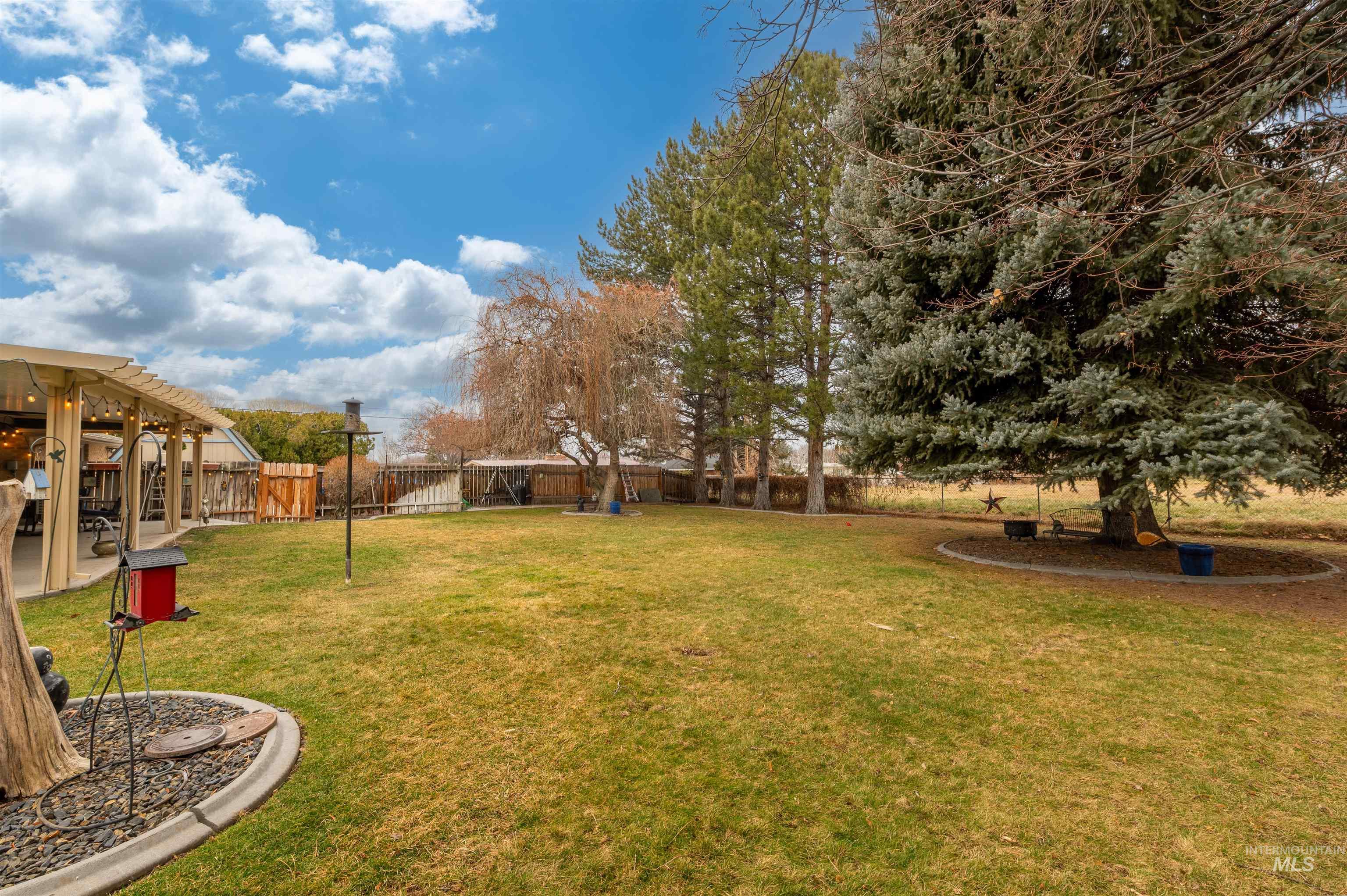 2111 Addison Ave E Property Photo 6