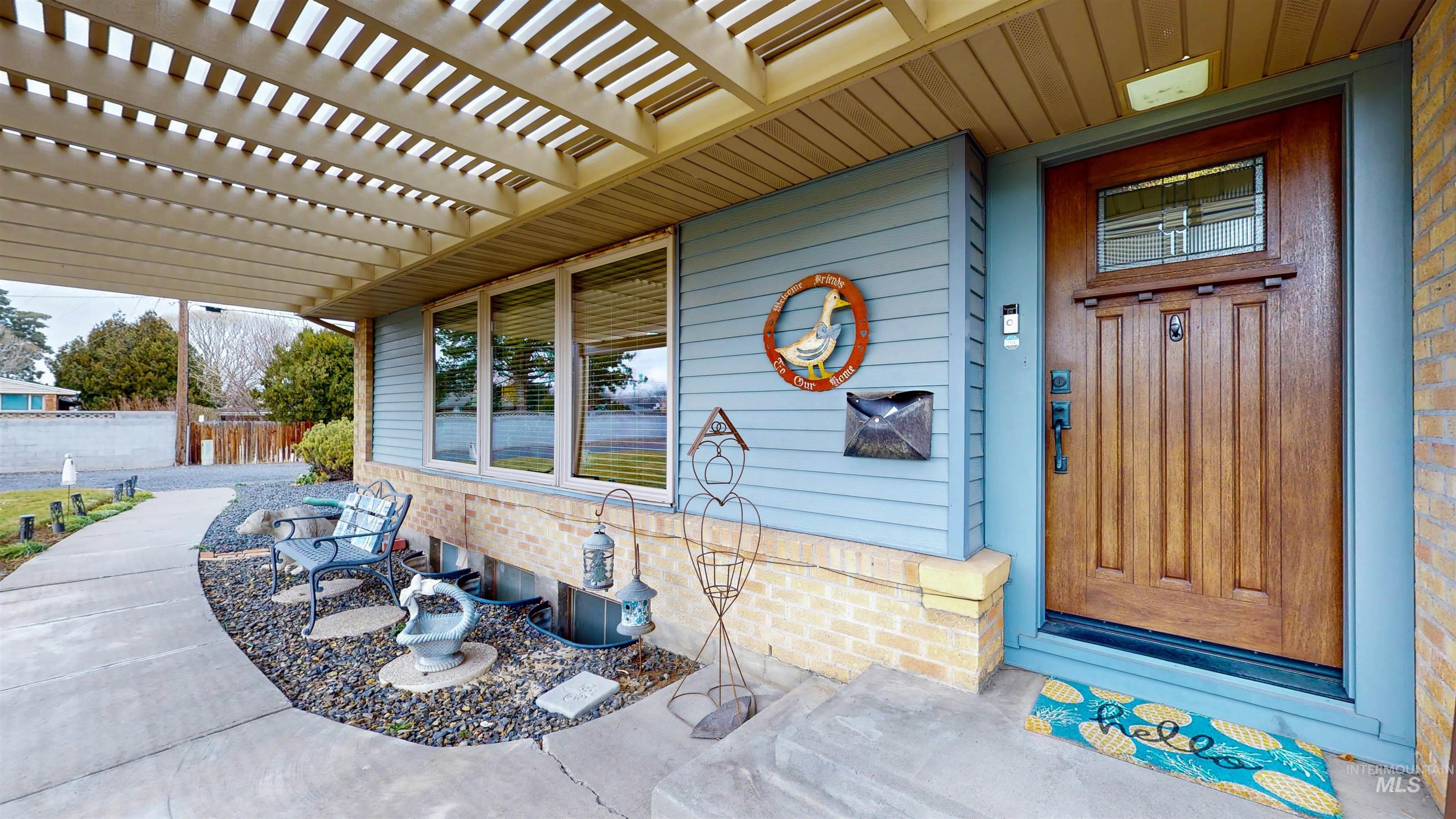2111 Addison Ave E Property Photo 8