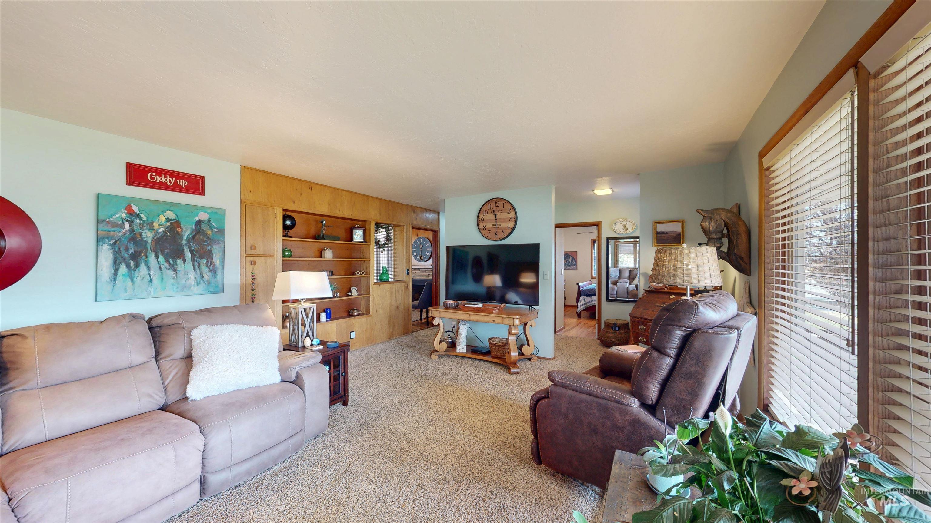 2111 Addison Ave E Property Photo 10