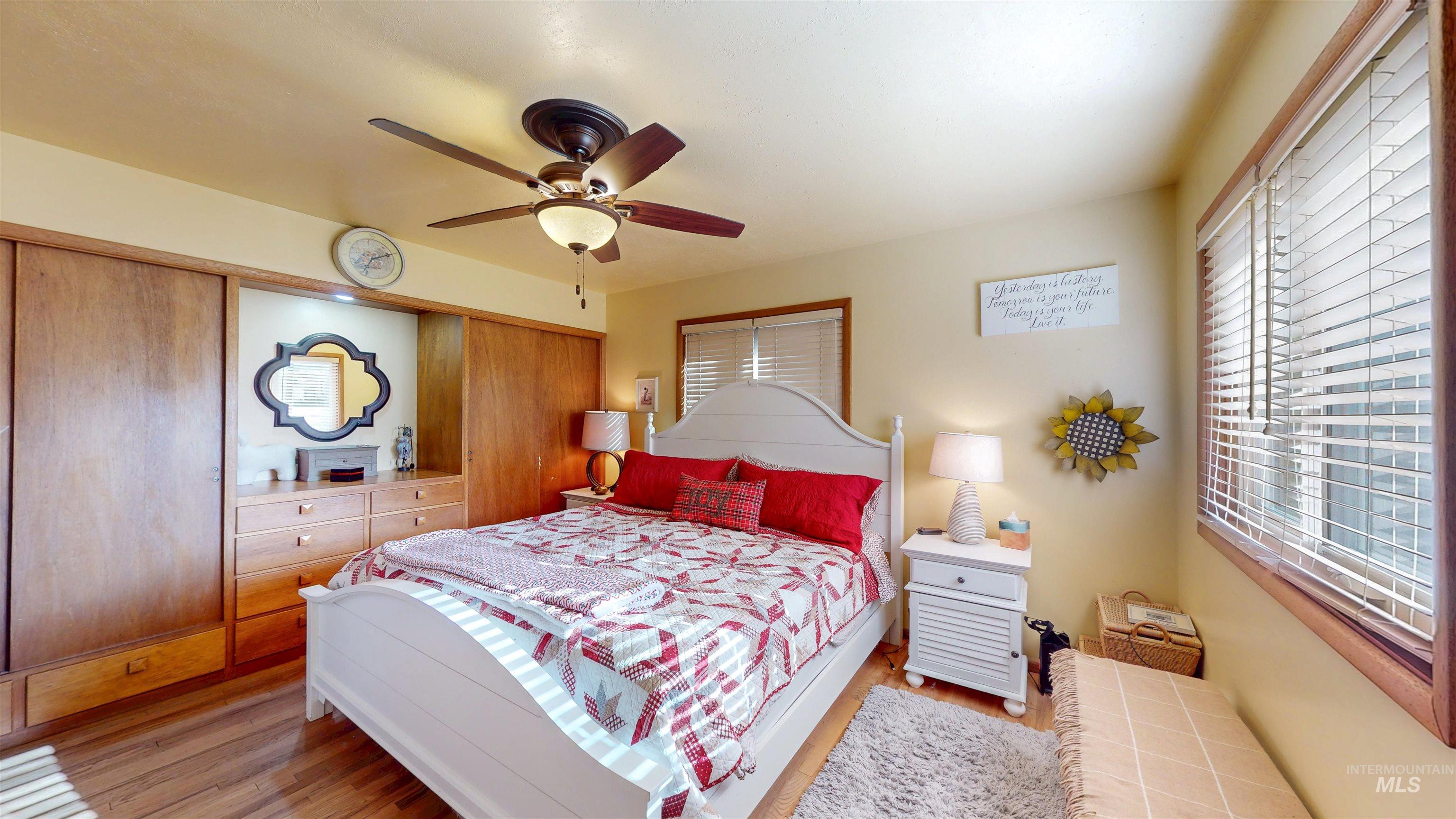 2111 Addison Ave E Property Photo 17