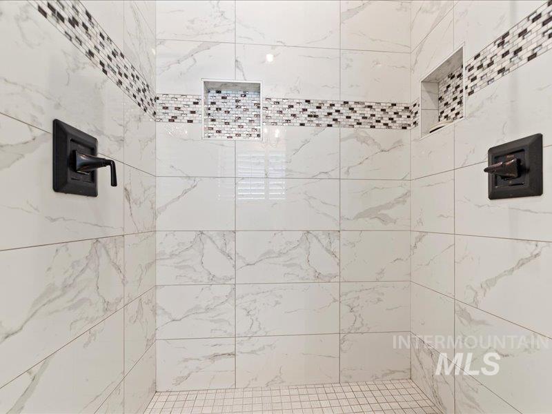 1367 N Willowick Ave Property Photo 15