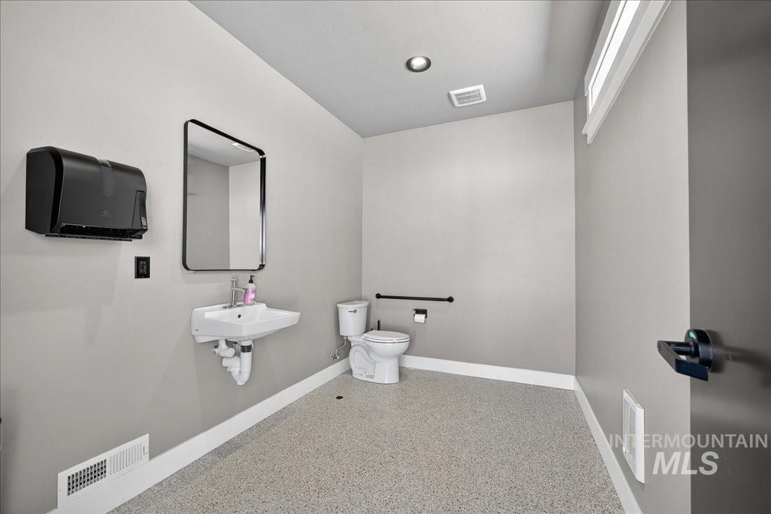 39 Sunbridge Dr Property Photo 9