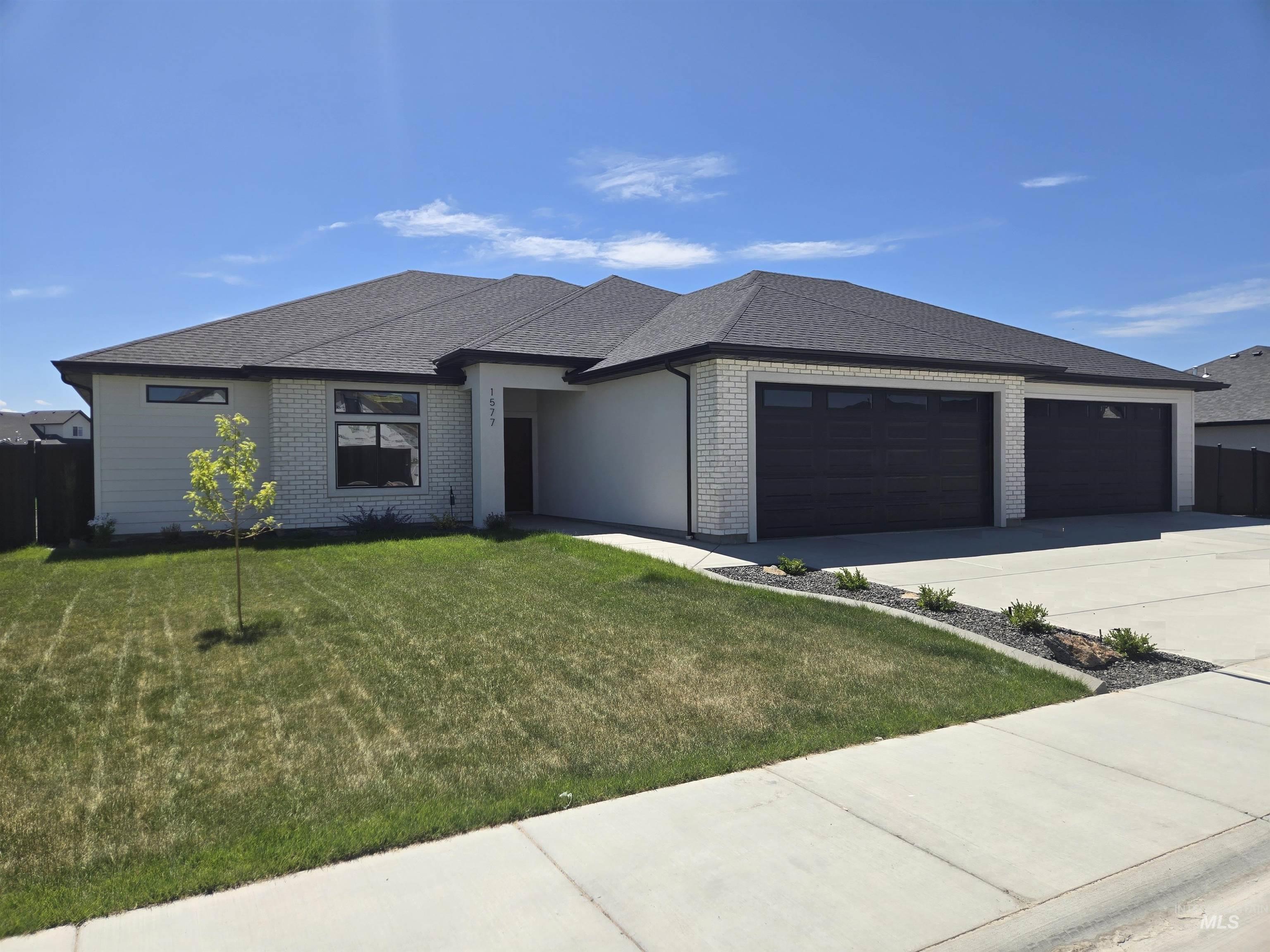 1577 Tule Dr. Property Photo 1