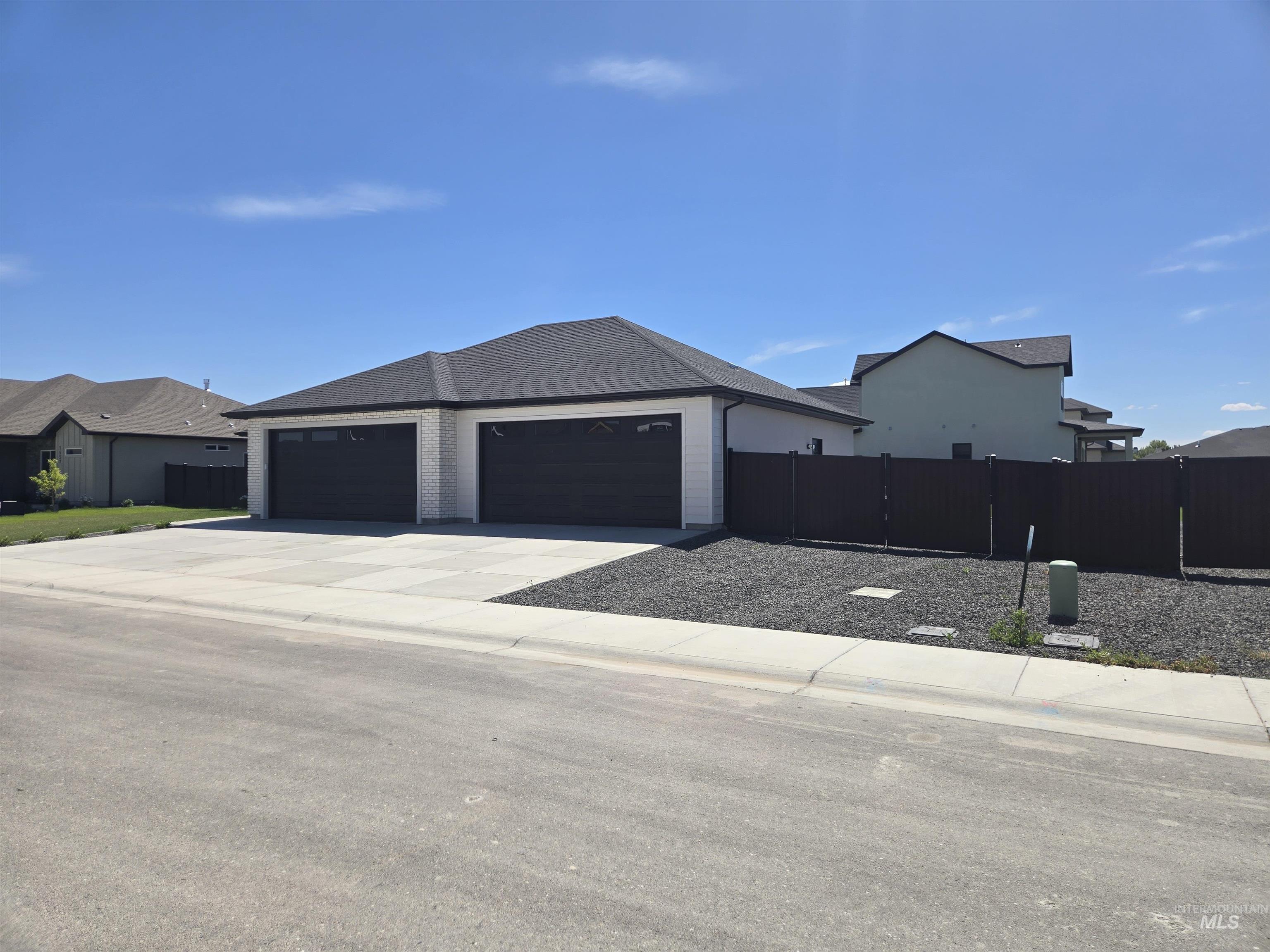 1577 Tule Dr. Property Photo 3