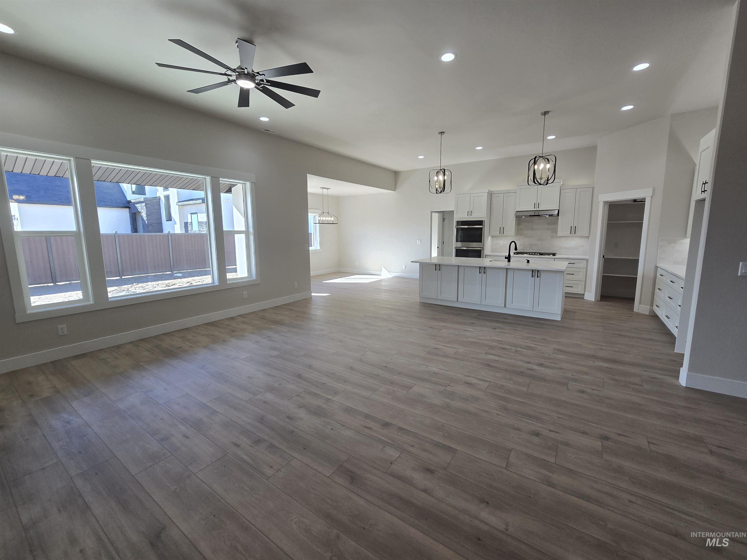 1577 Tule Dr. Property Photo 4