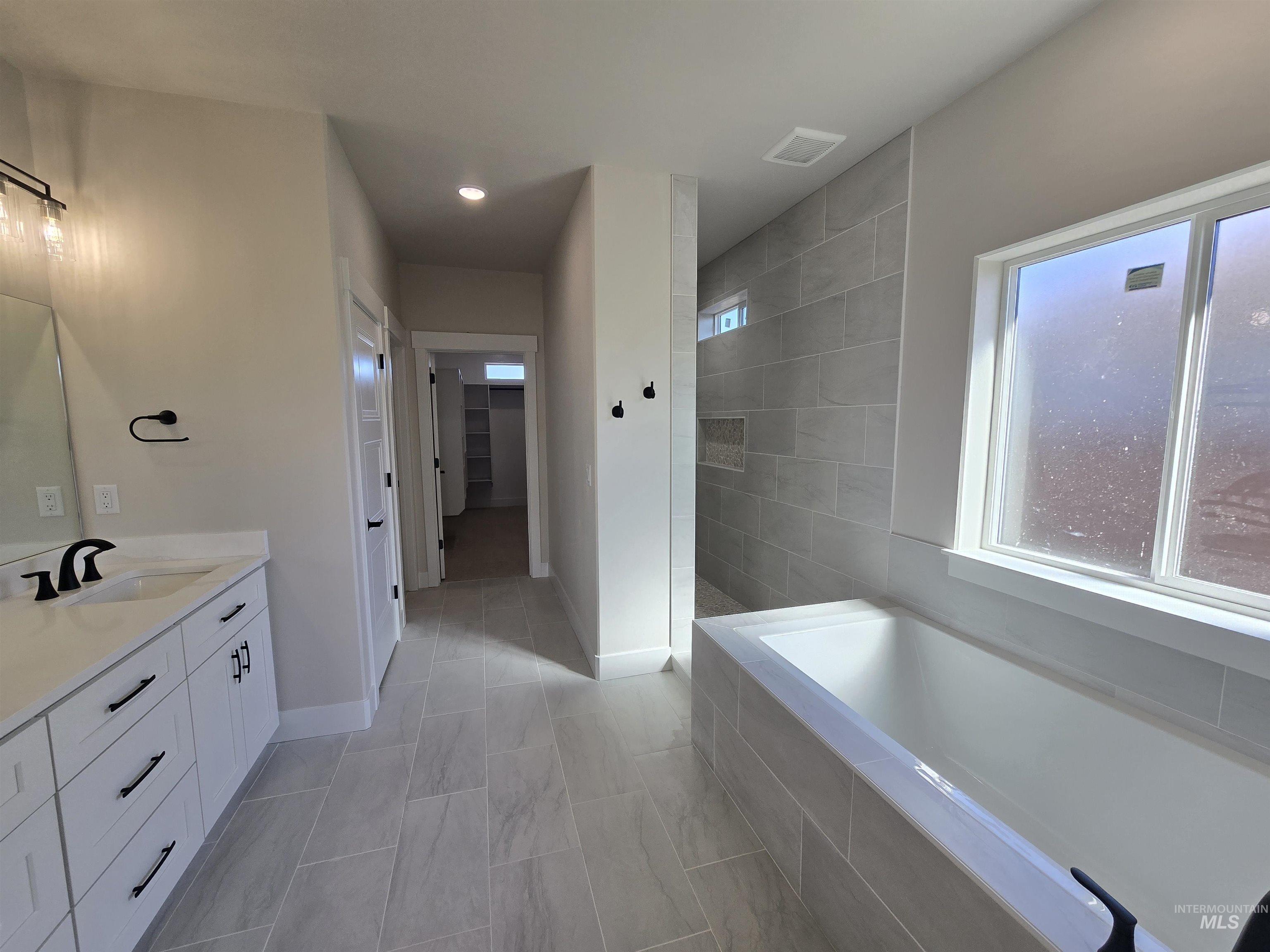 1577 Tule Dr. Property Photo 27