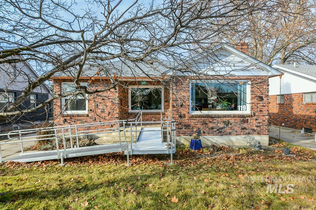 119 S. Holly Street Property Photo 1