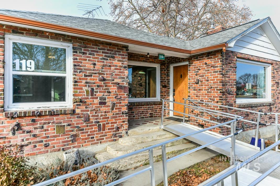 119 S. Holly Street Property Photo 4