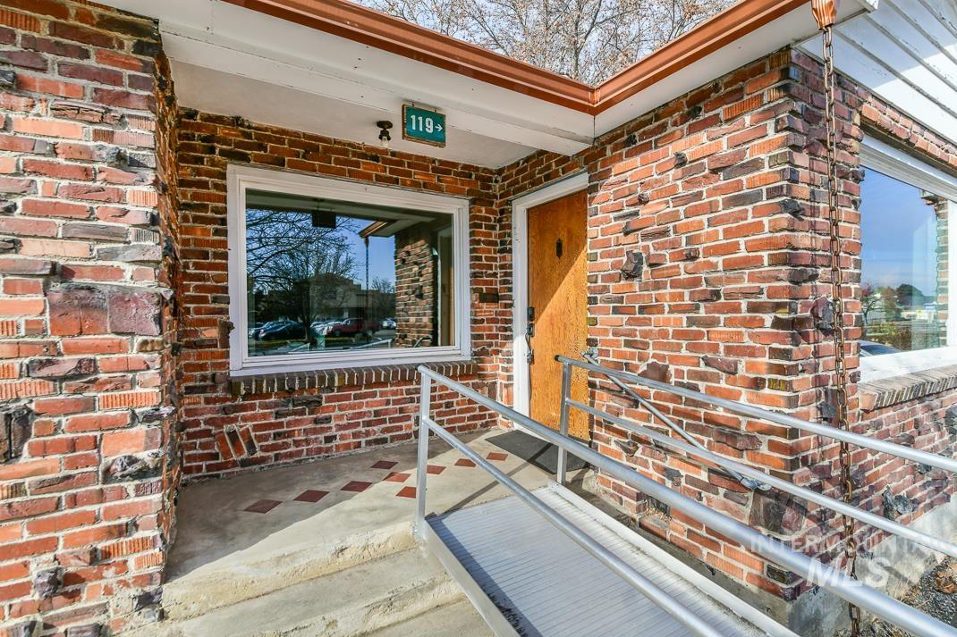 119 S. Holly Street Property Photo 5