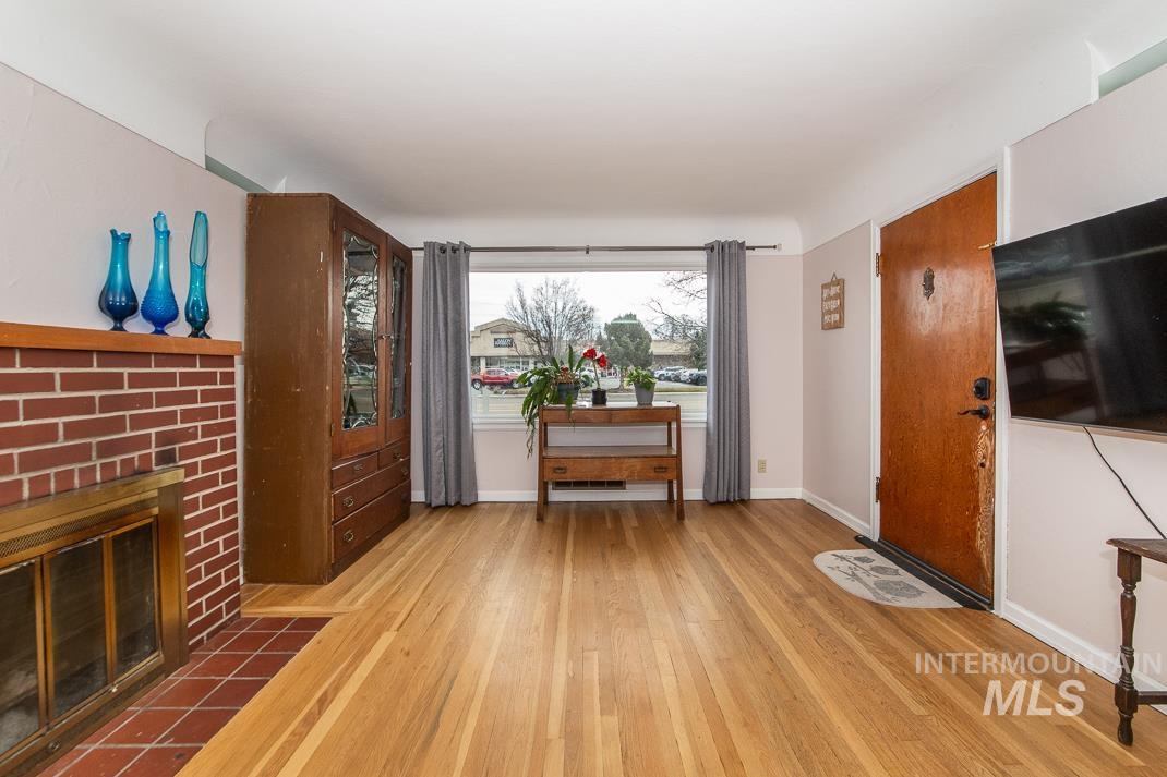 119 S. Holly Street Property Photo 7