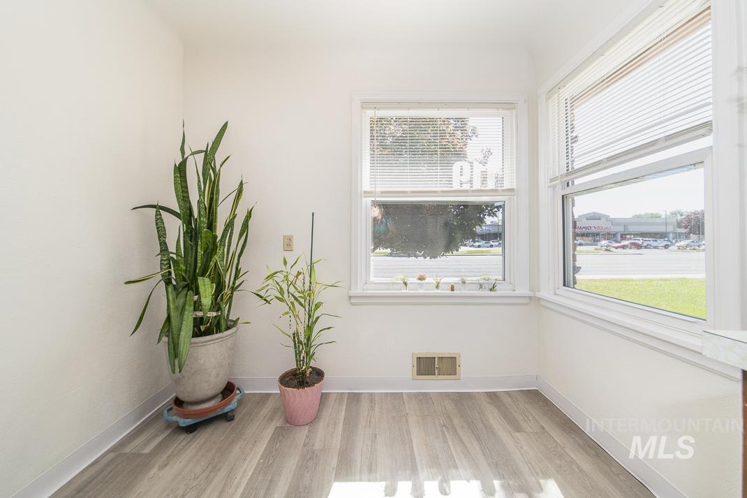 119 S. Holly Street Property Photo 17