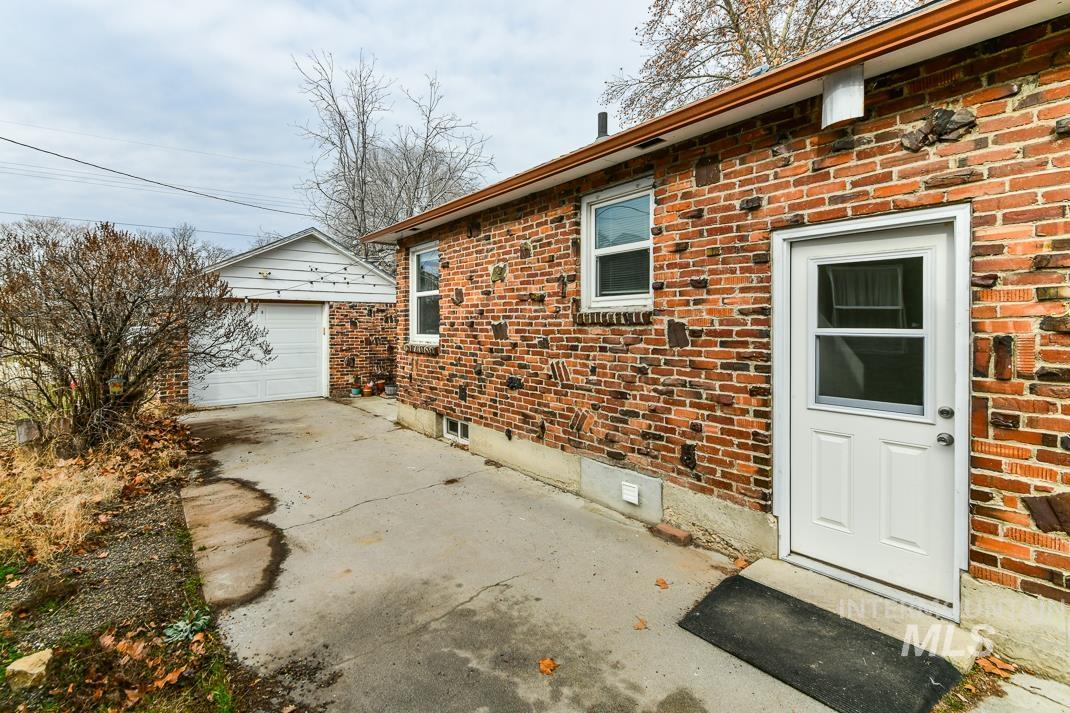 119 S. Holly Street Property Photo 45