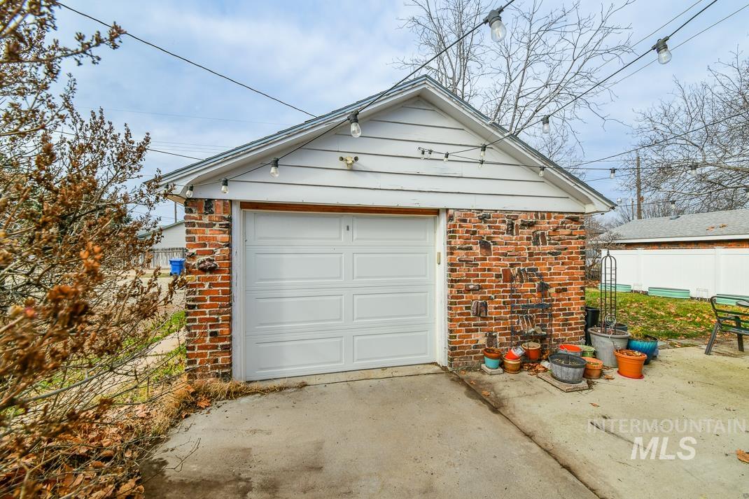 119 S. Holly Street Property Photo 46