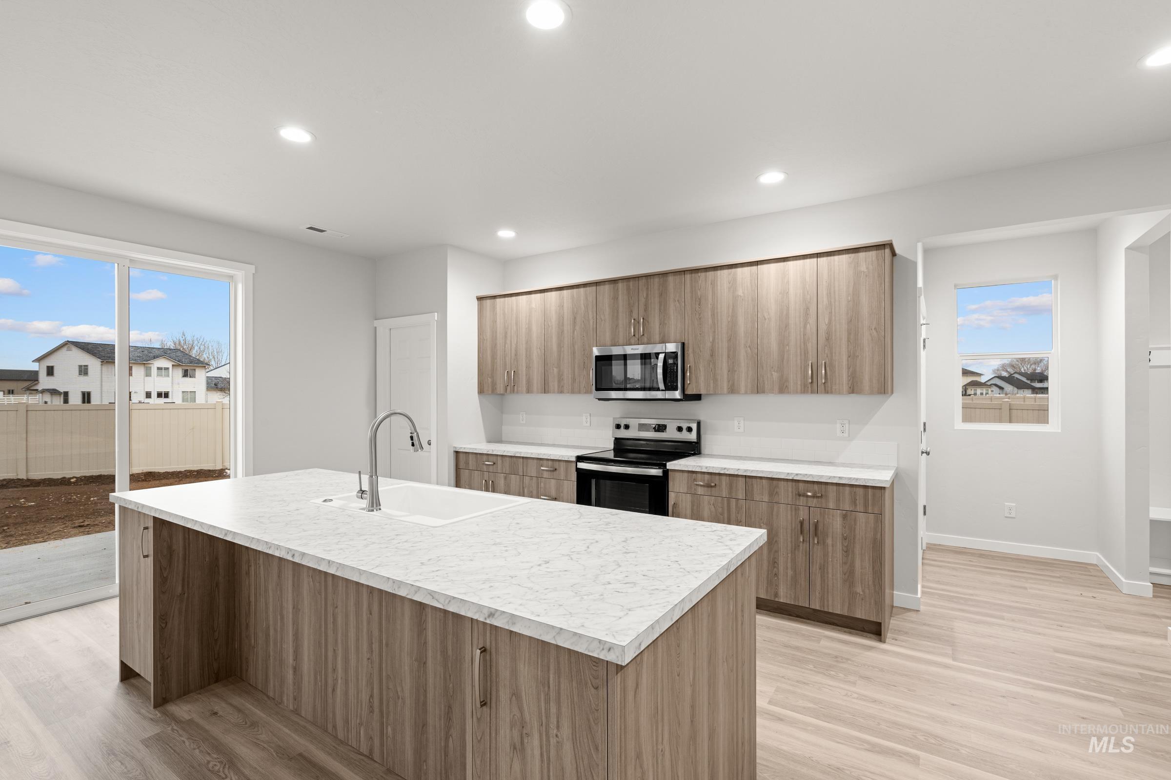 17380 N Aspen Springs Way Property Photo 4