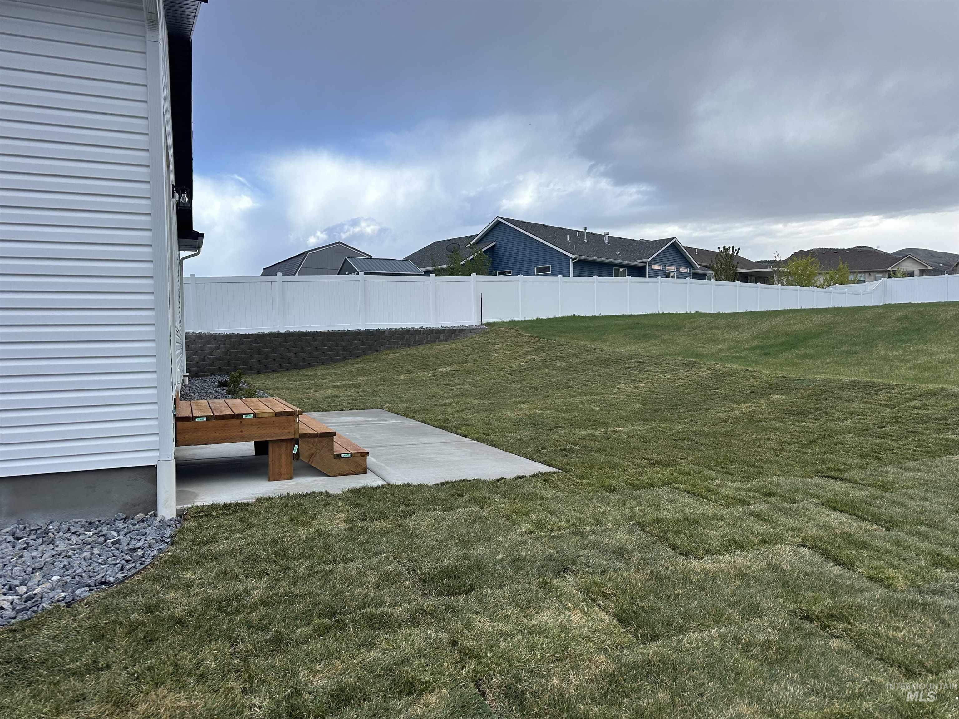 2089 Magellan Loop Property Photo 4