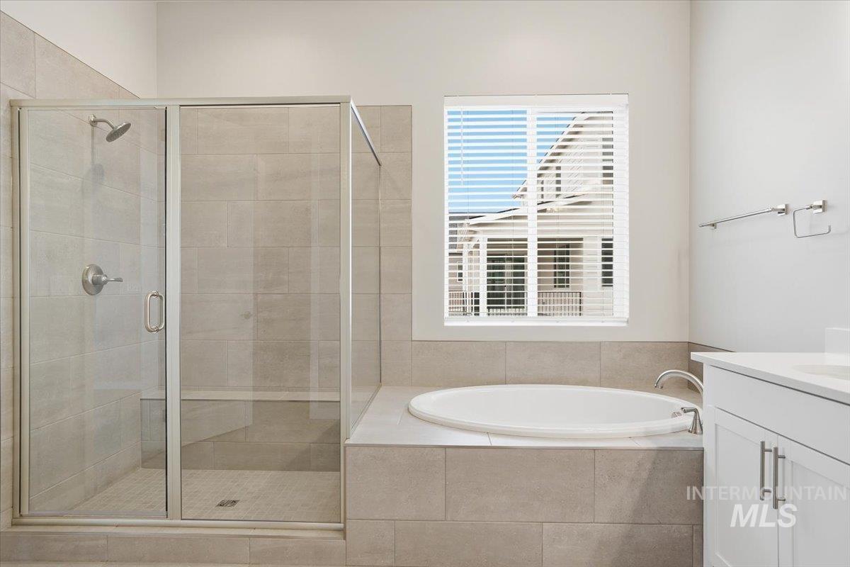 1301 White Cliffs St Property Photo 16