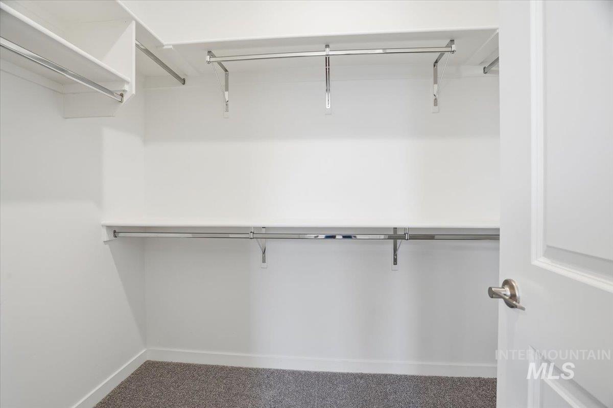 1301 White Cliffs St Property Photo 17
