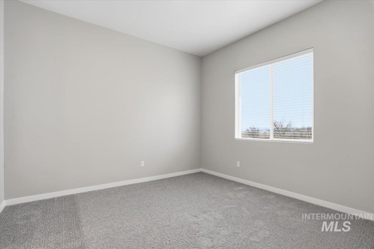 1301 White Cliffs St Property Photo 20