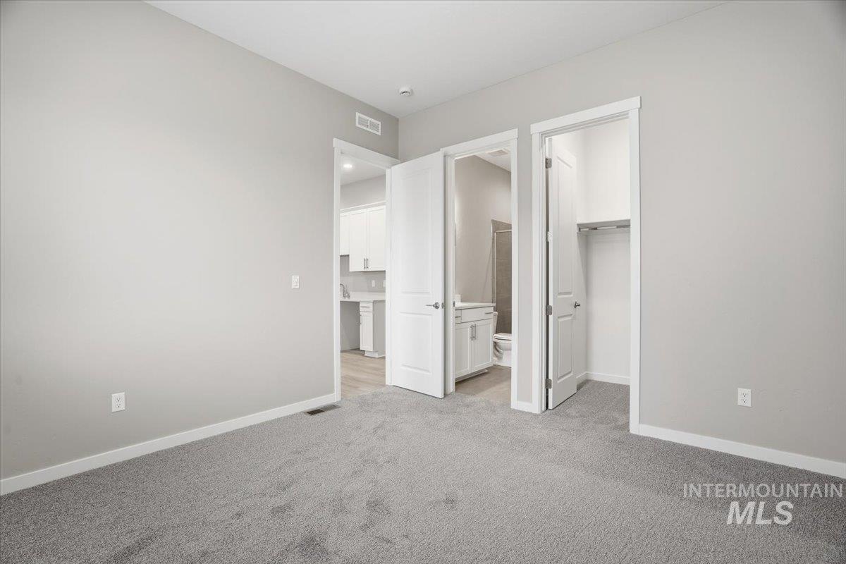 1301 White Cliffs St Property Photo 21