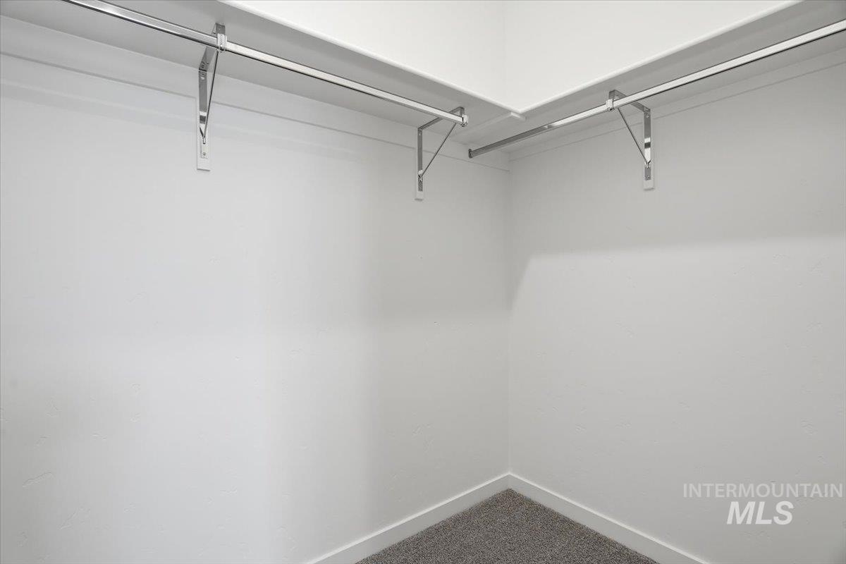 1301 White Cliffs St Property Photo 23
