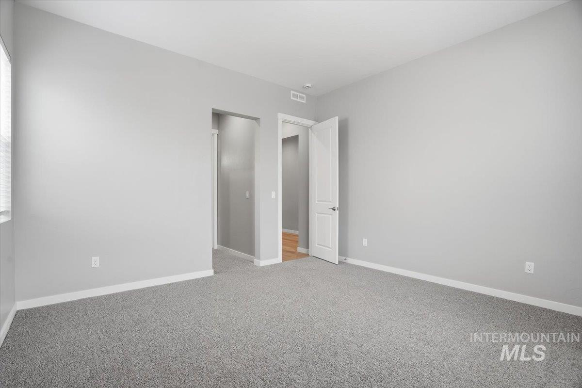 1301 White Cliffs St Property Photo 27