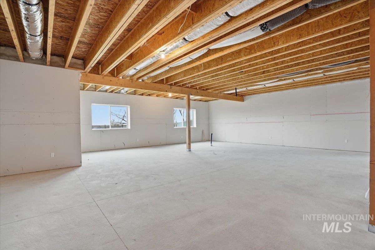 1301 White Cliffs St Property Photo 33