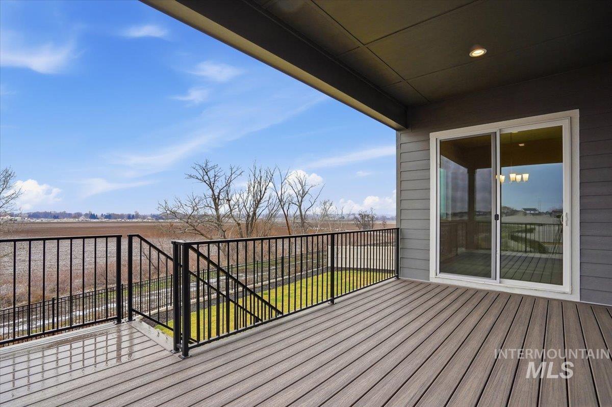 1301 White Cliffs St Property Photo 36