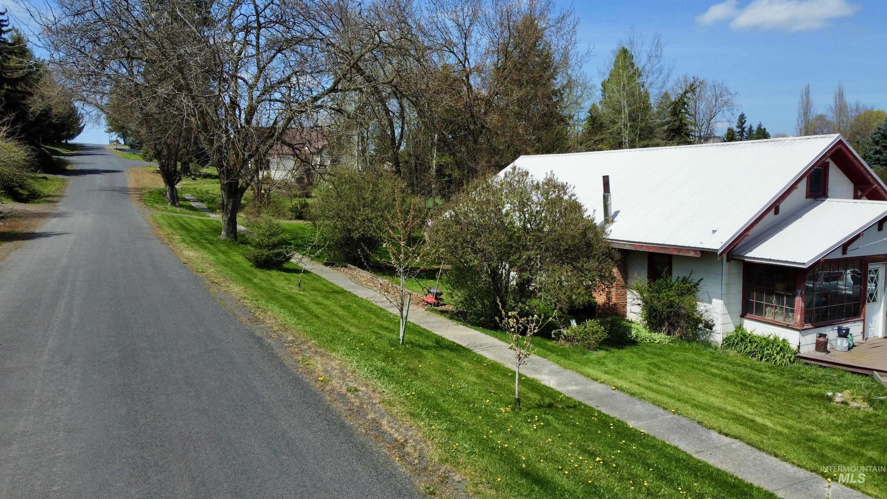 412 Walnut St Property Photo 24