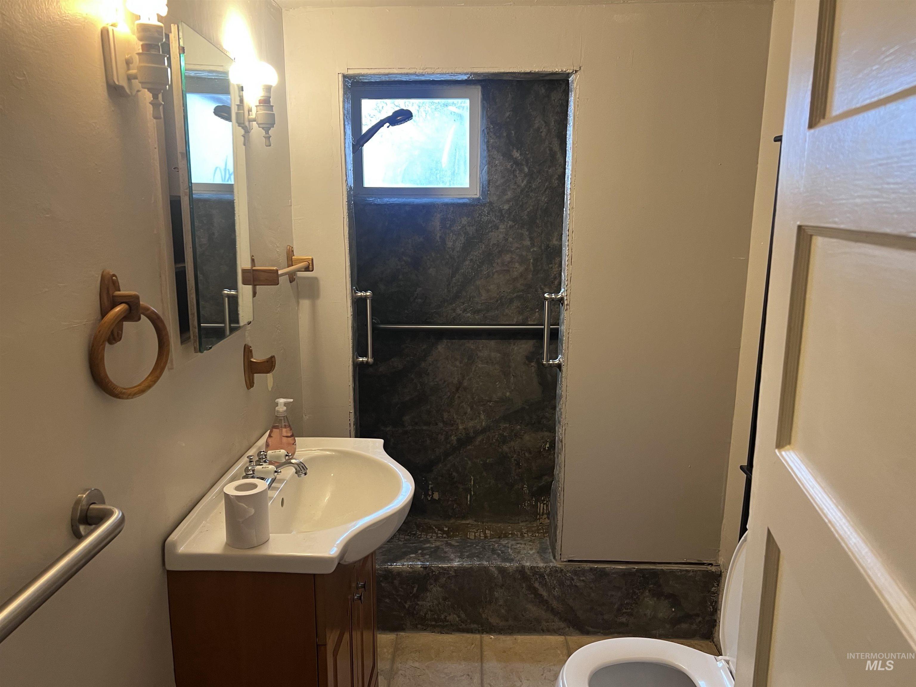 3967 Sand Hollow Rd Property Photo 13