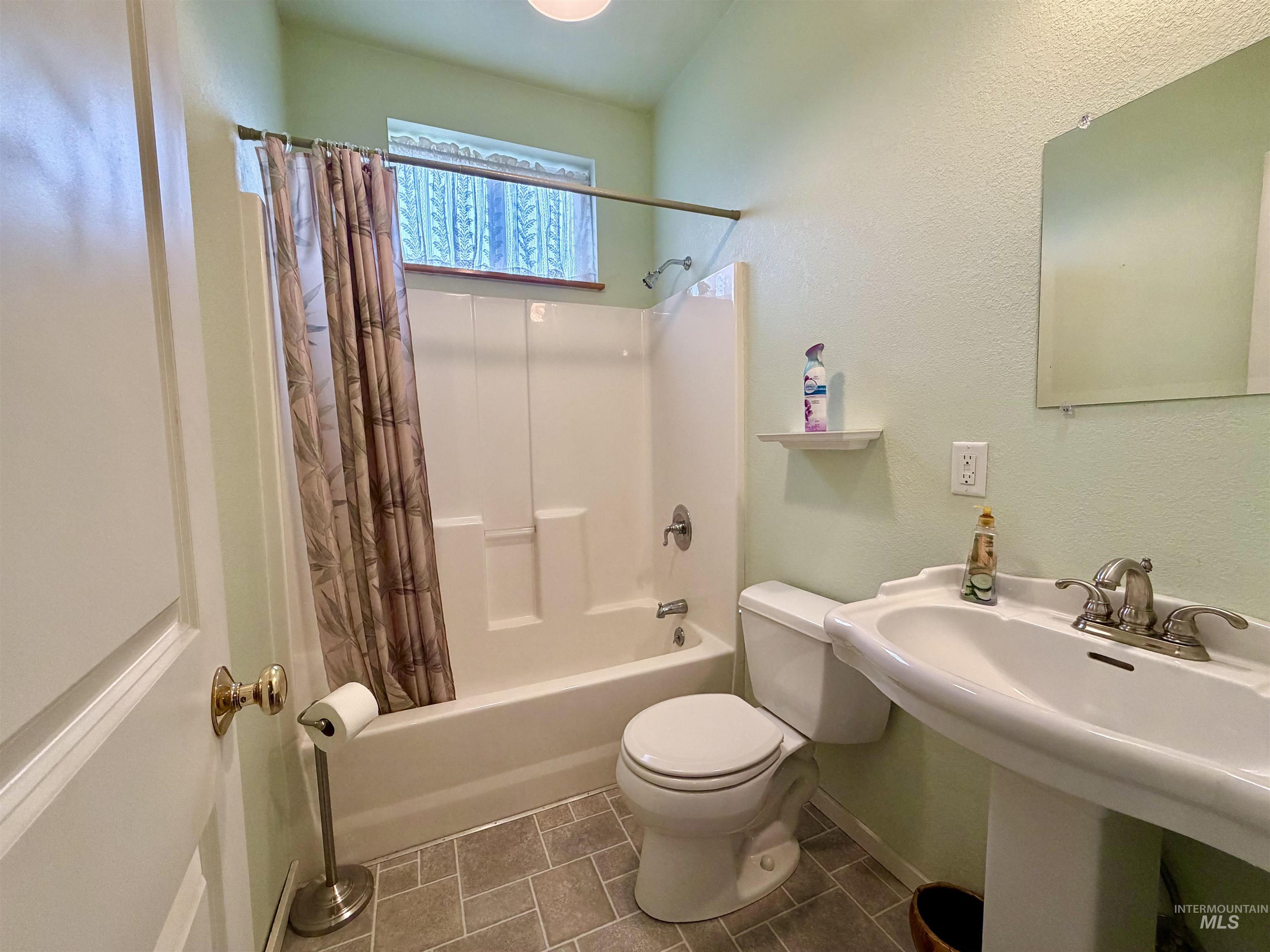 103 Llama Lane Property Photo 24