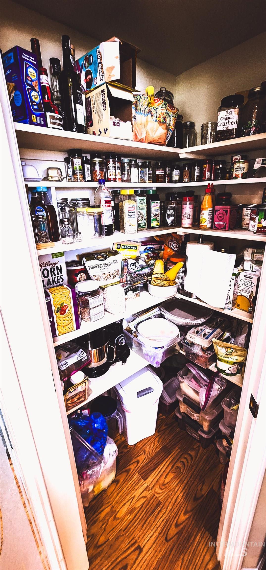 831 Crest Drive Property Photo 22