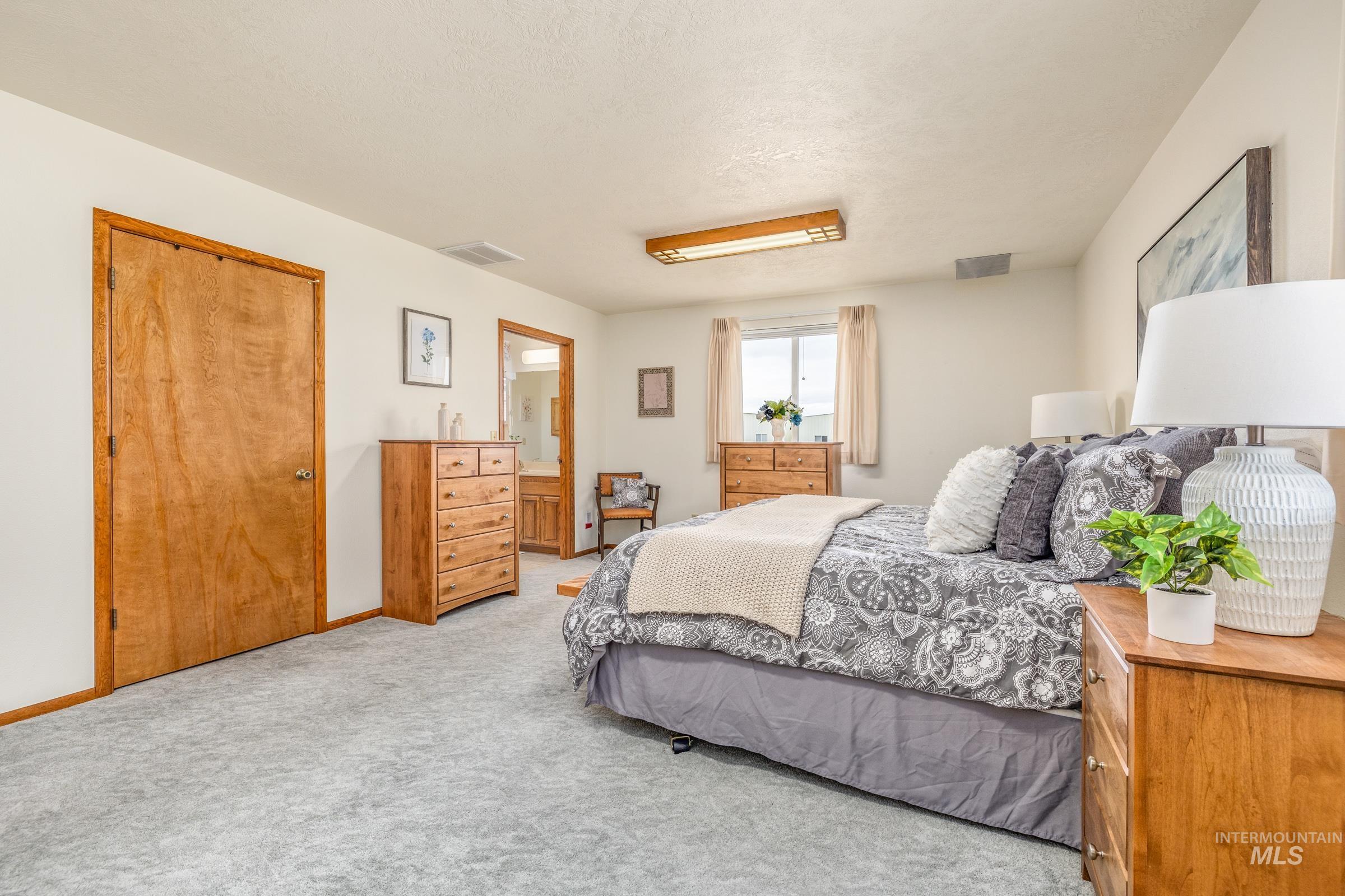 10514 Airpark Loop Property Photo 11