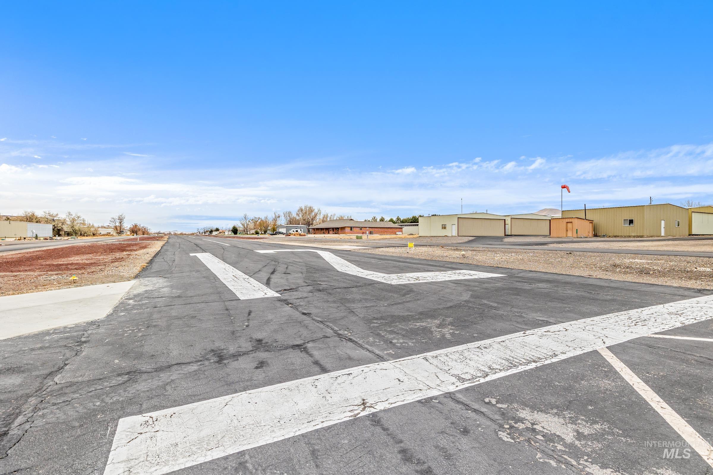 10514 Airpark Loop Property Photo 45