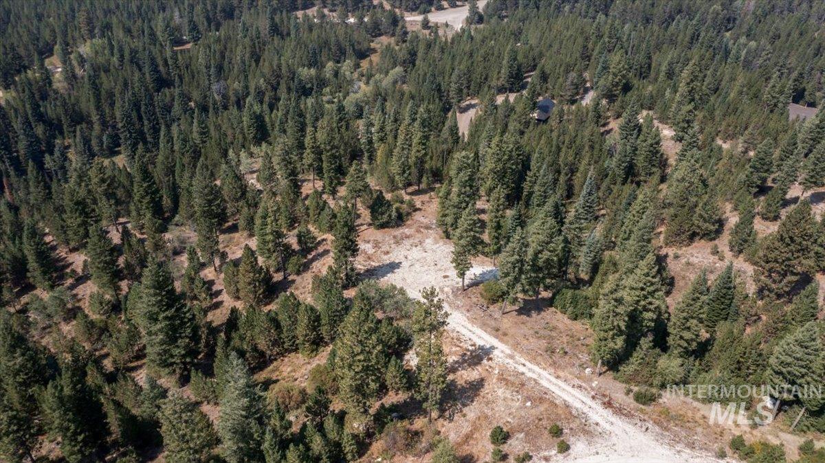 100 Coit Drive Property Photo 7