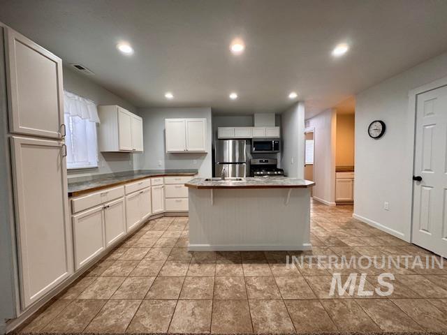 1503 Old Maple Dr Property Photo 2