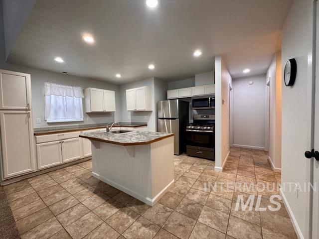 1503 Old Maple Dr Property Photo 3