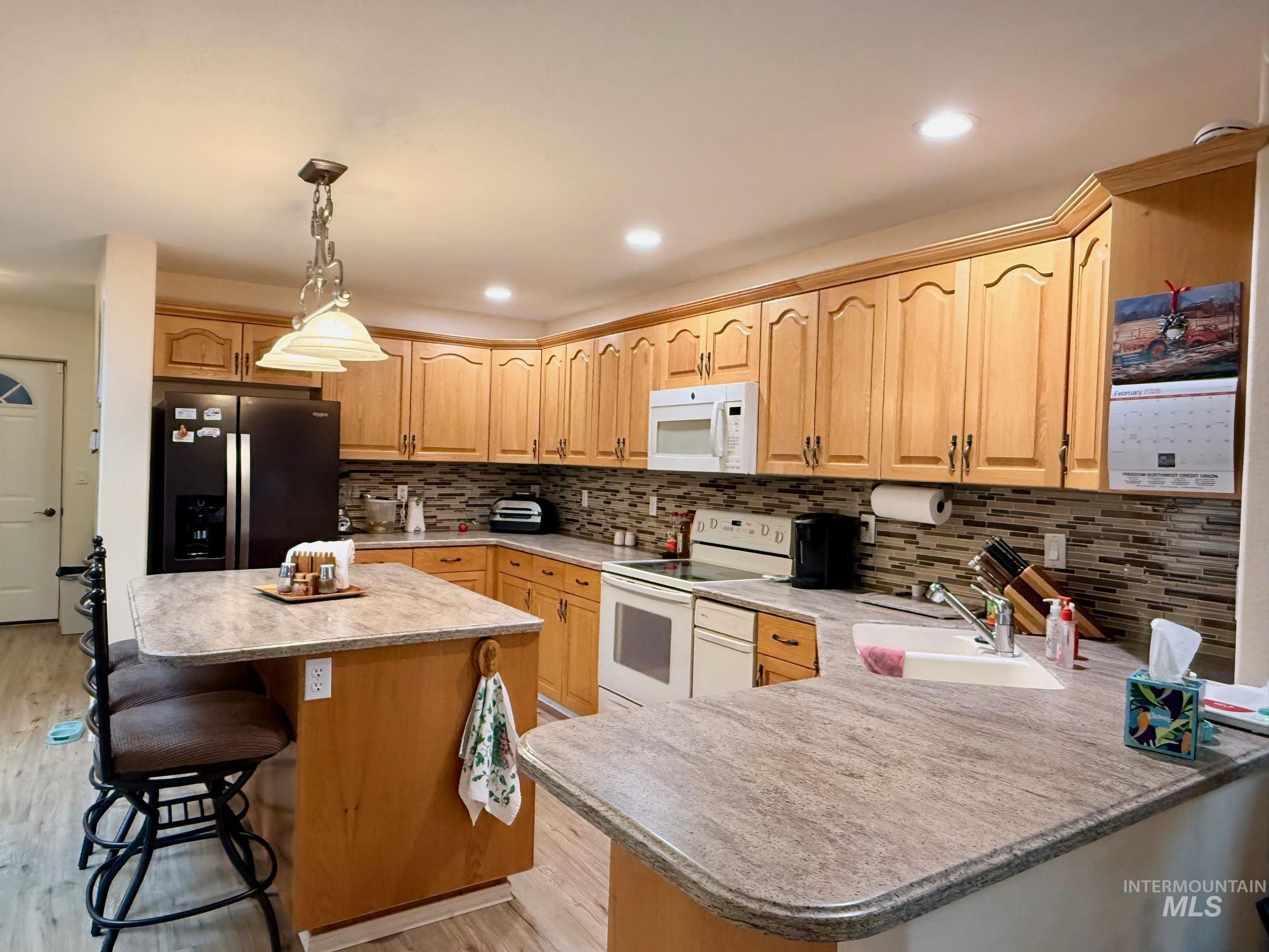 811 Crest Dr Property Photo 11