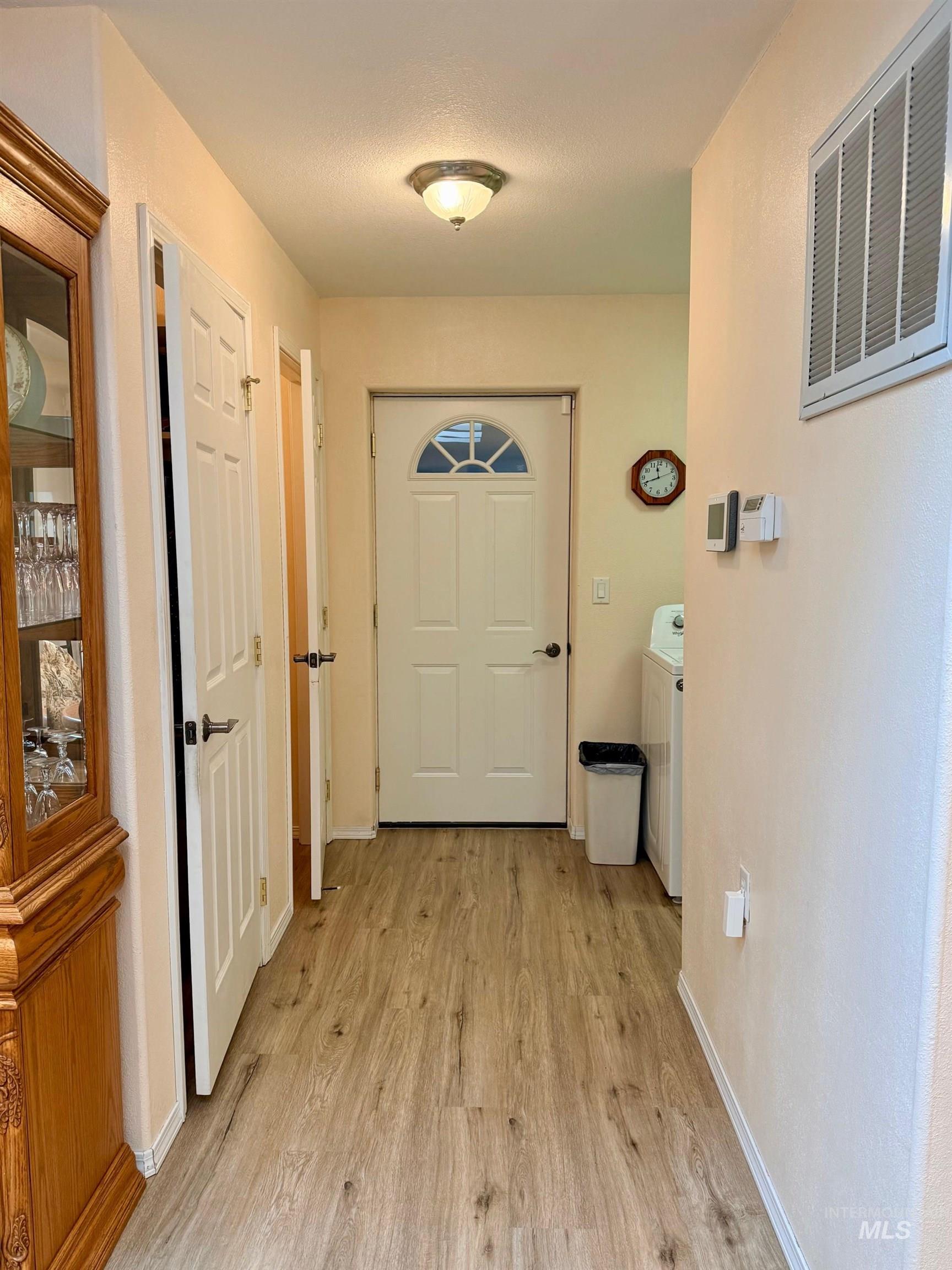 811 Crest Dr Property Photo 15