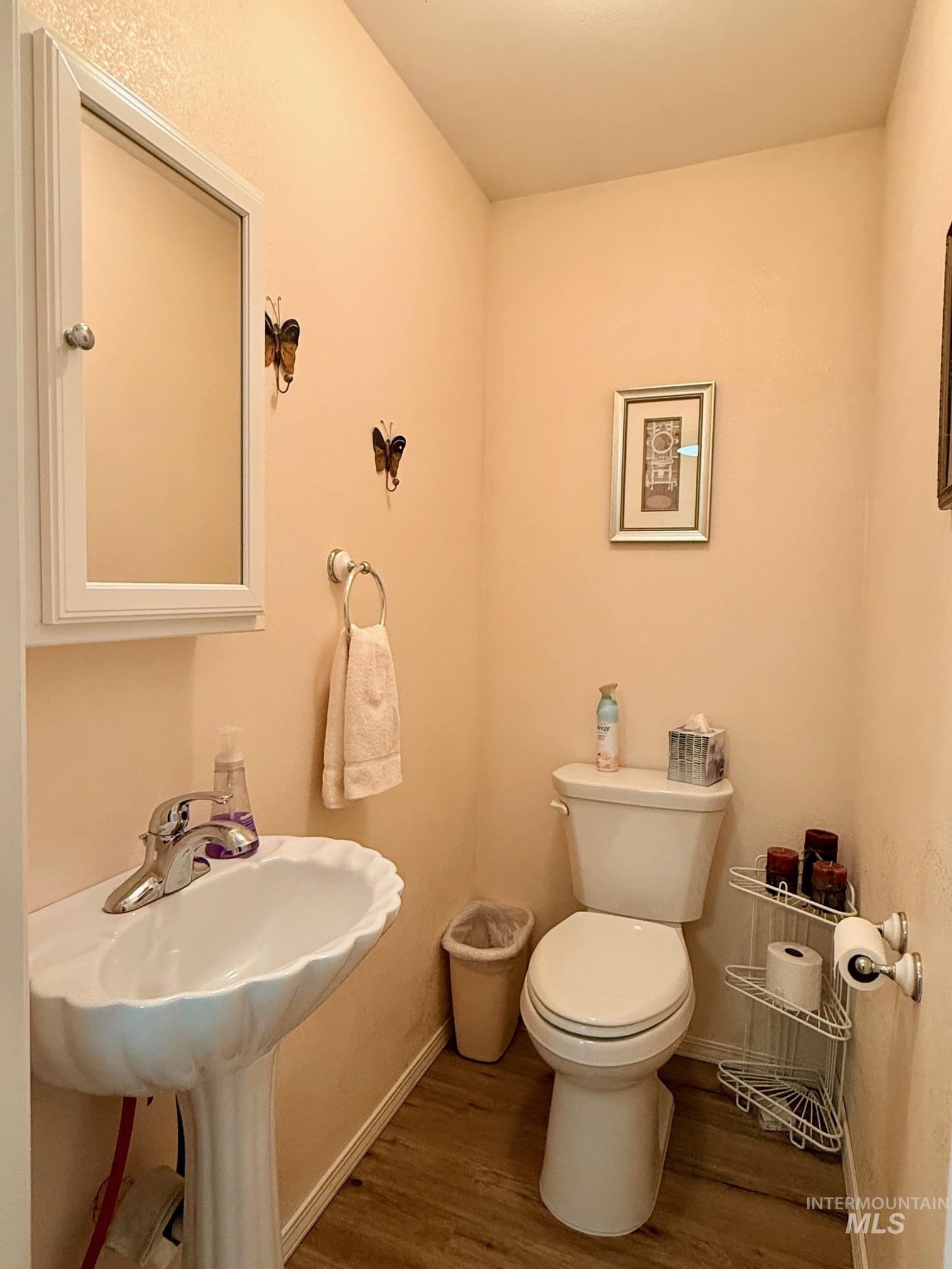 811 Crest Dr Property Photo 17