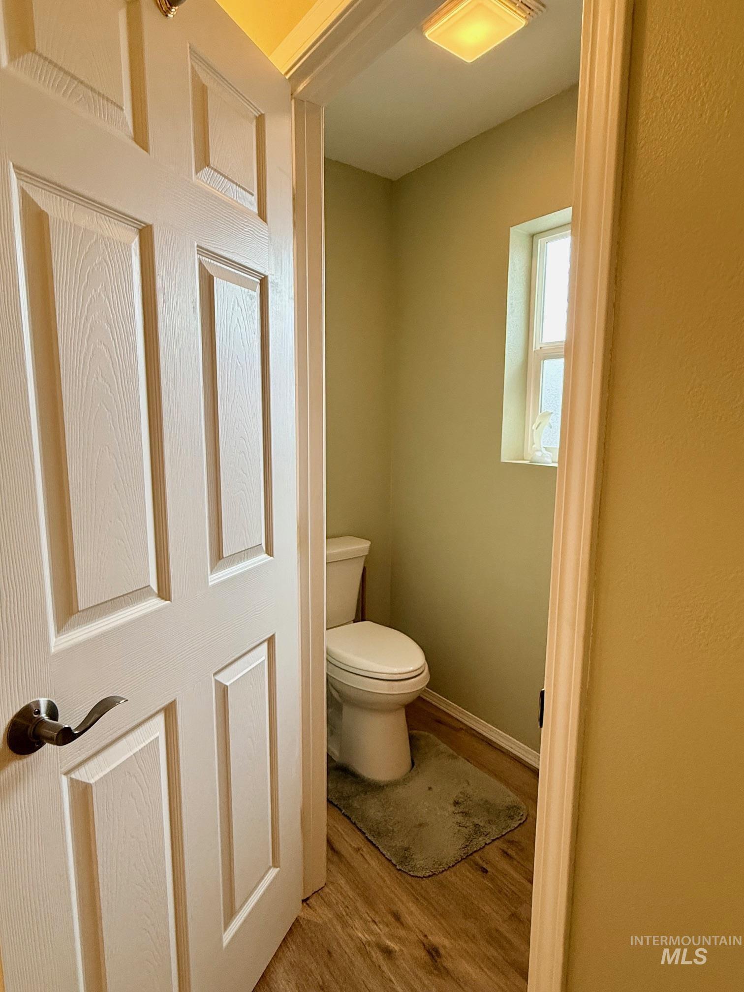 811 Crest Dr Property Photo 22