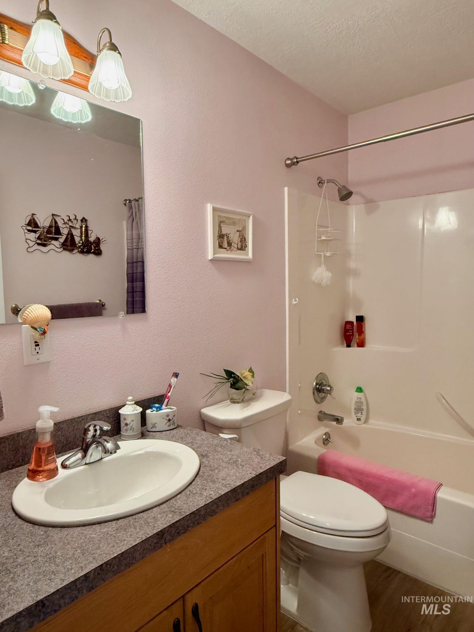 811 Crest Dr Property Photo 28