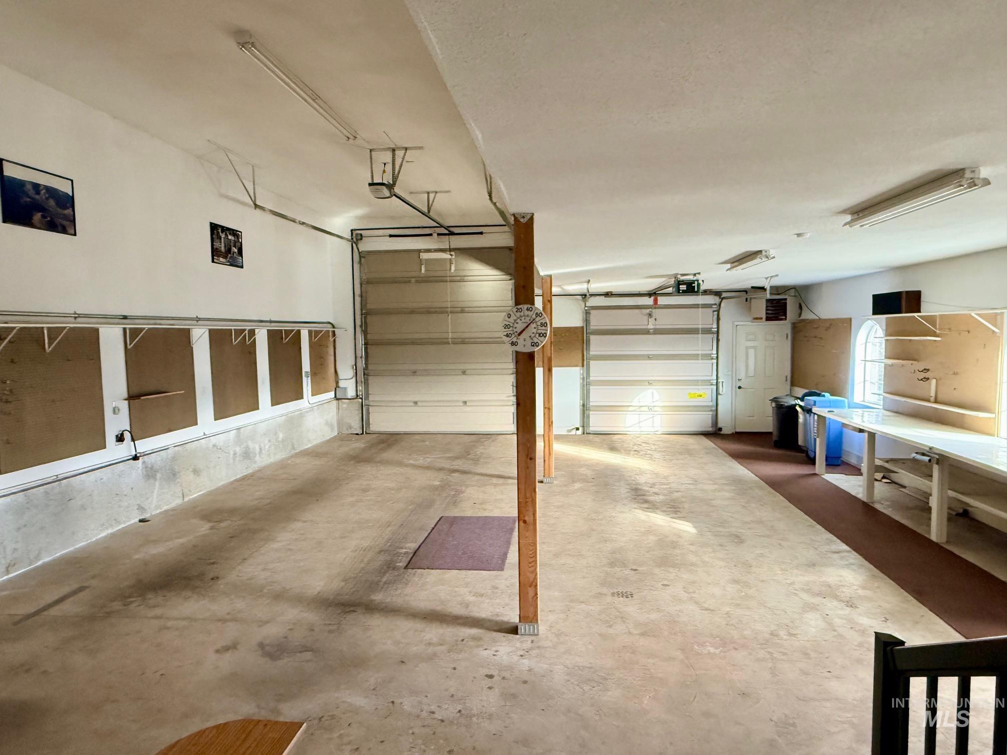 811 Crest Dr Property Photo 31