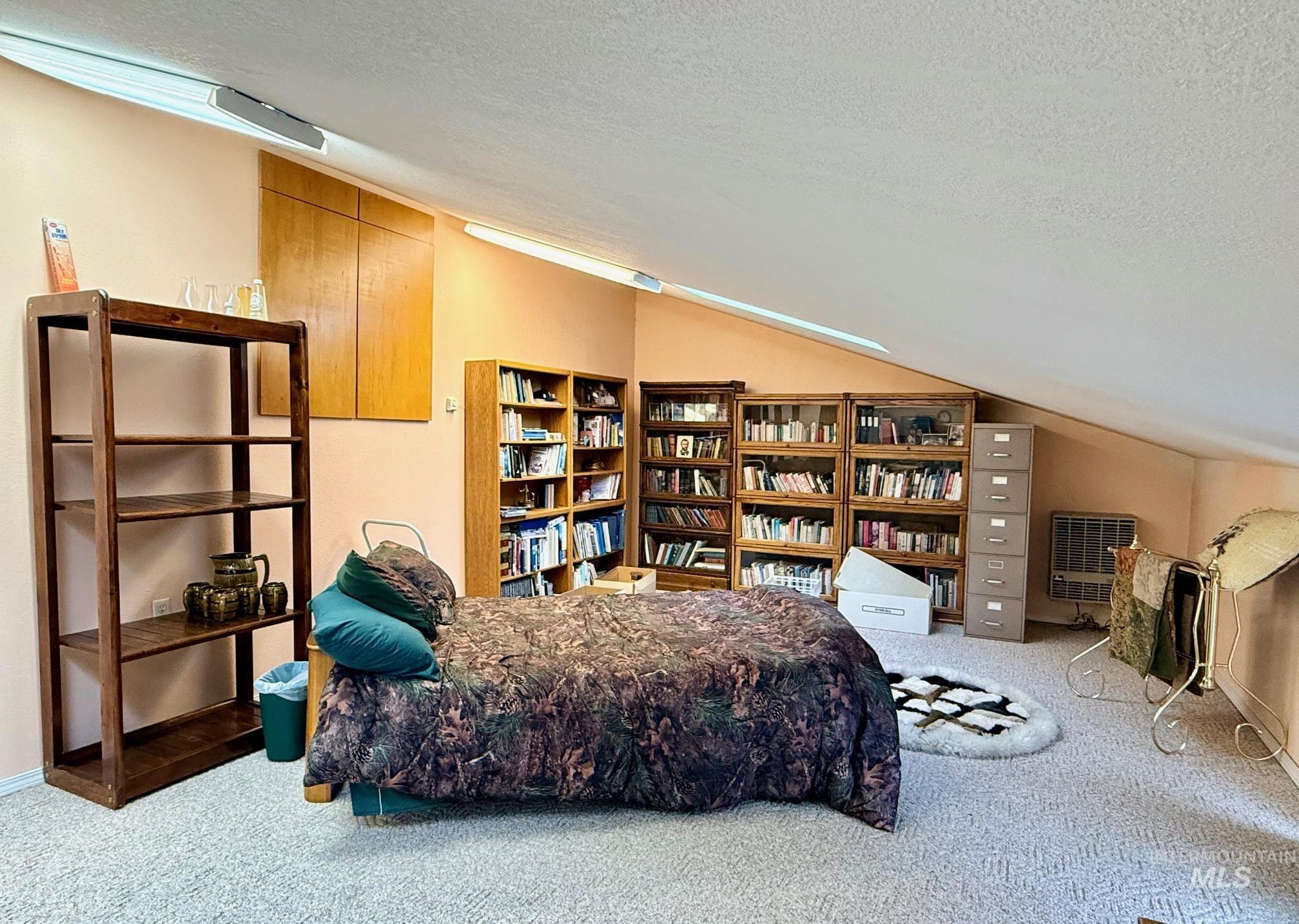 811 Crest Dr Property Photo 36