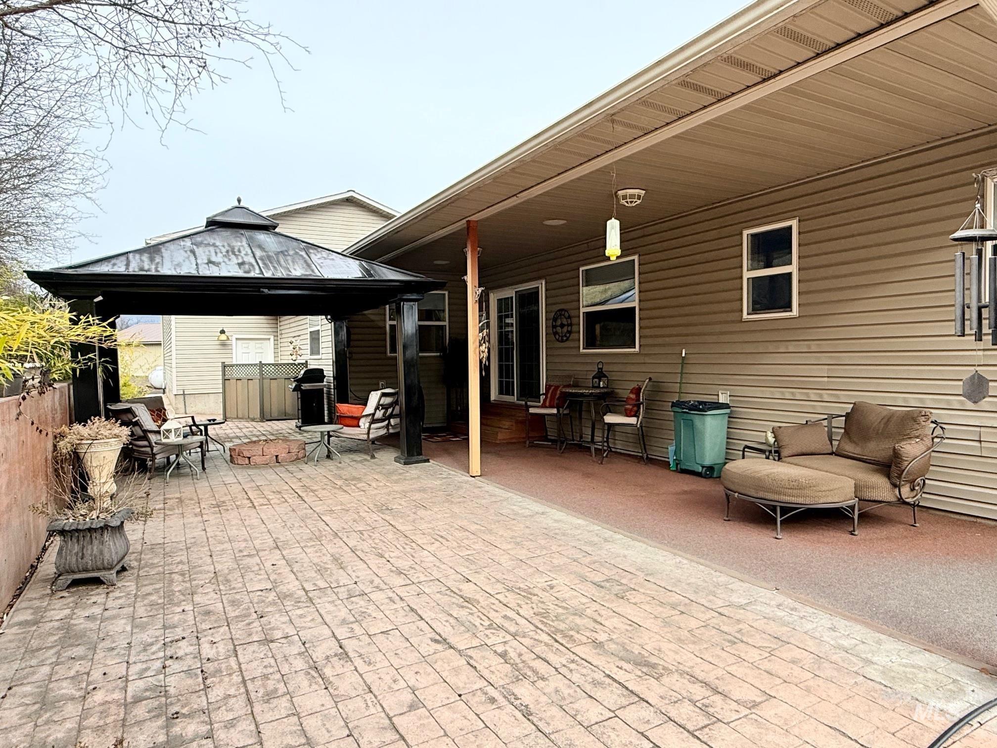 811 Crest Dr Property Photo 42