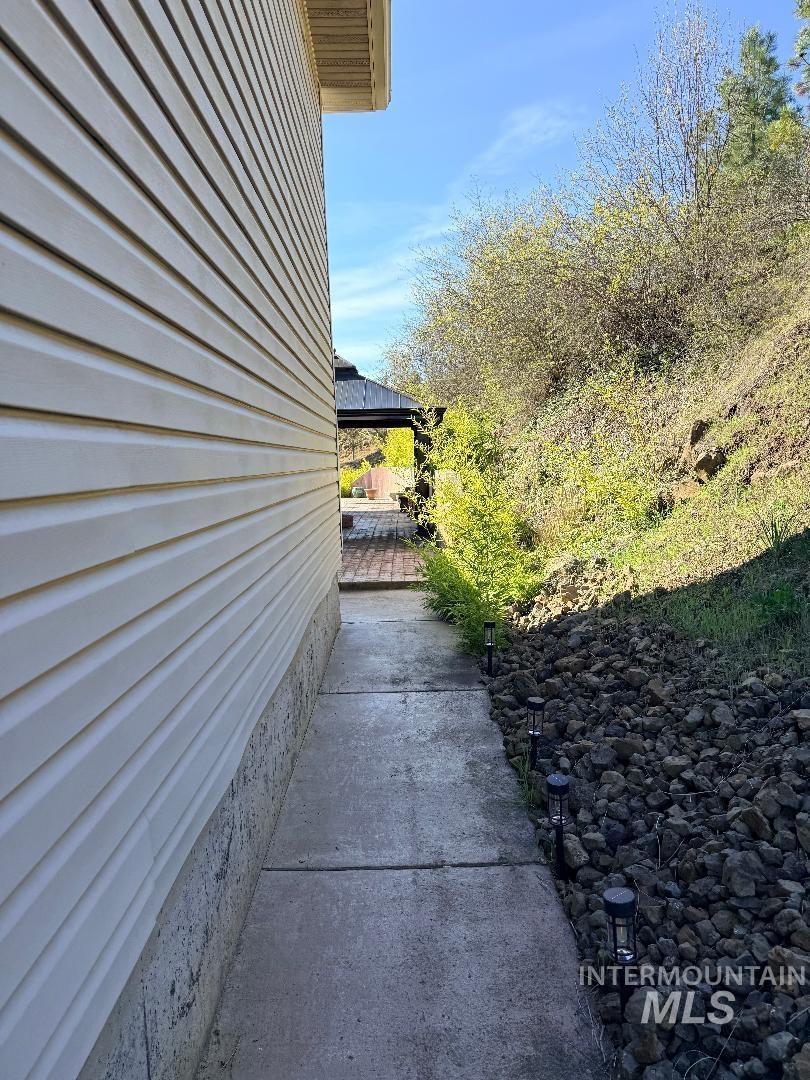 811 Crest Dr Property Photo 46