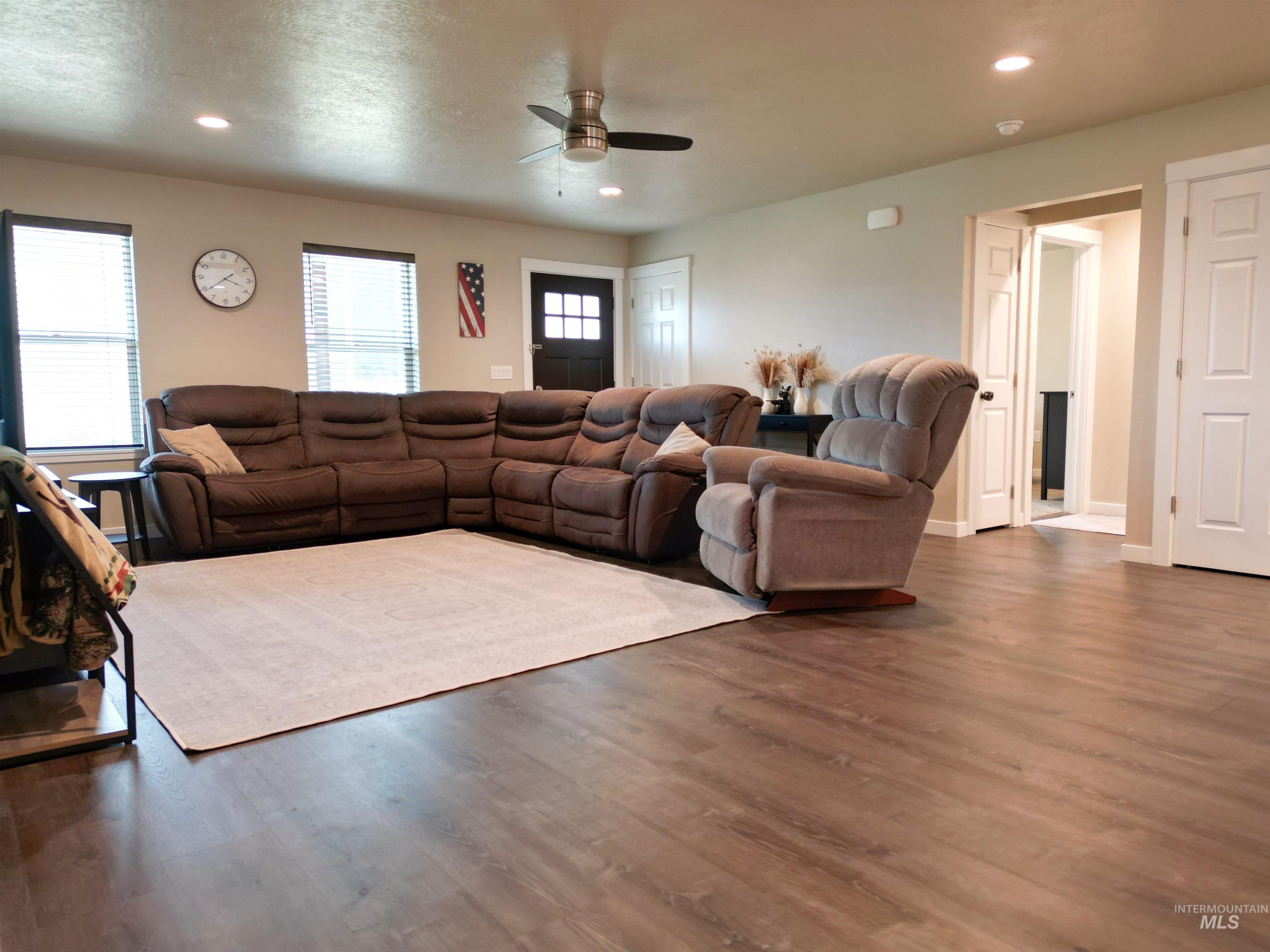33 Wapiti Ct Property Photo 6