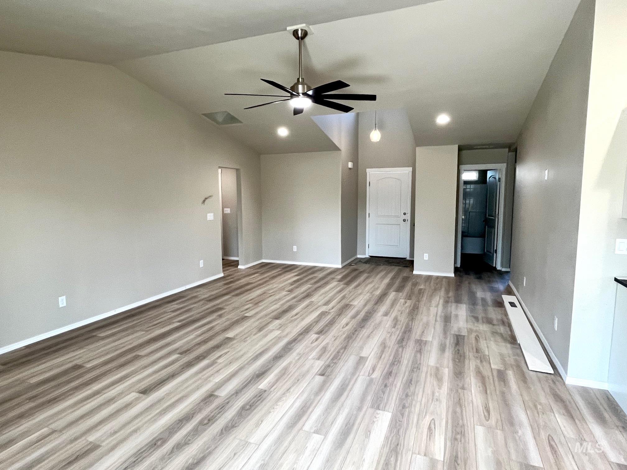 1115 Meadow Lake Loop Property Photo 7