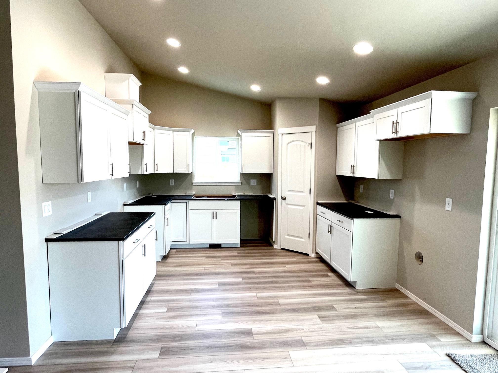 1115 Meadow Lake Loop Property Photo 12